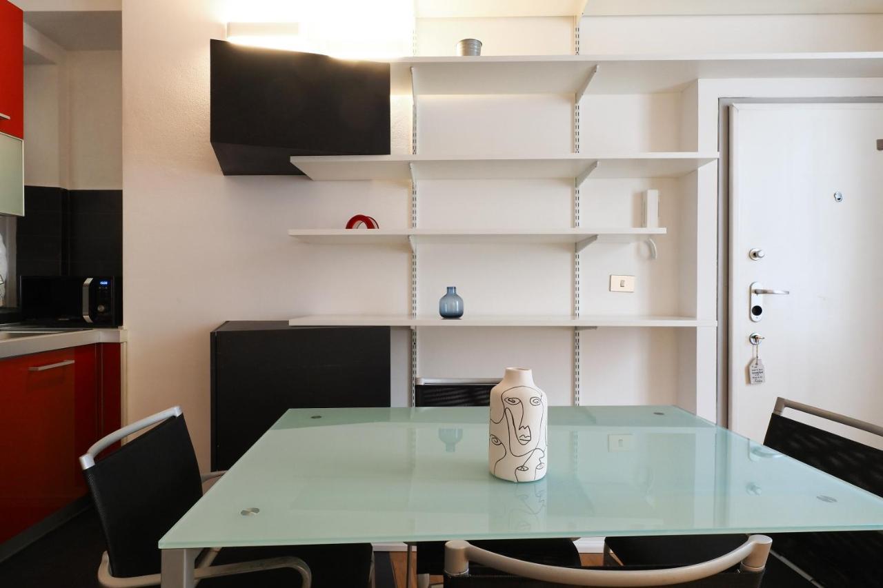 Mila Apartments Alessi Милан Экстерьер фото