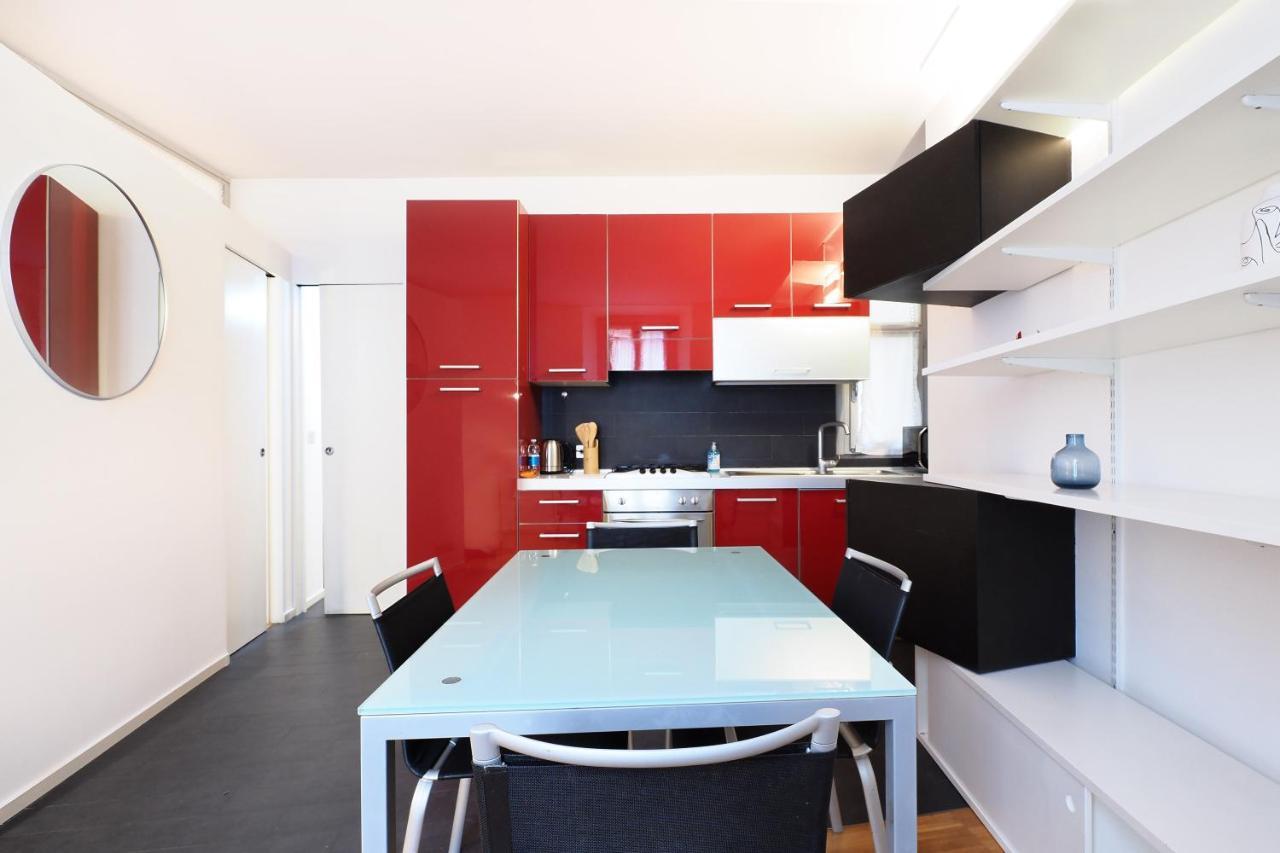 Mila Apartments Alessi Милан Экстерьер фото